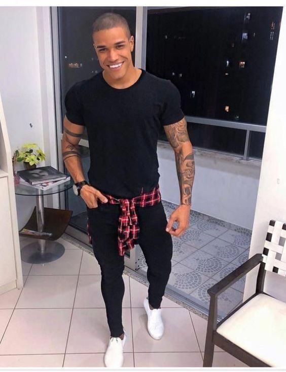 Usar 2024 roupas pretas